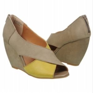 New Seychelles Common Ground Wedge Shoes